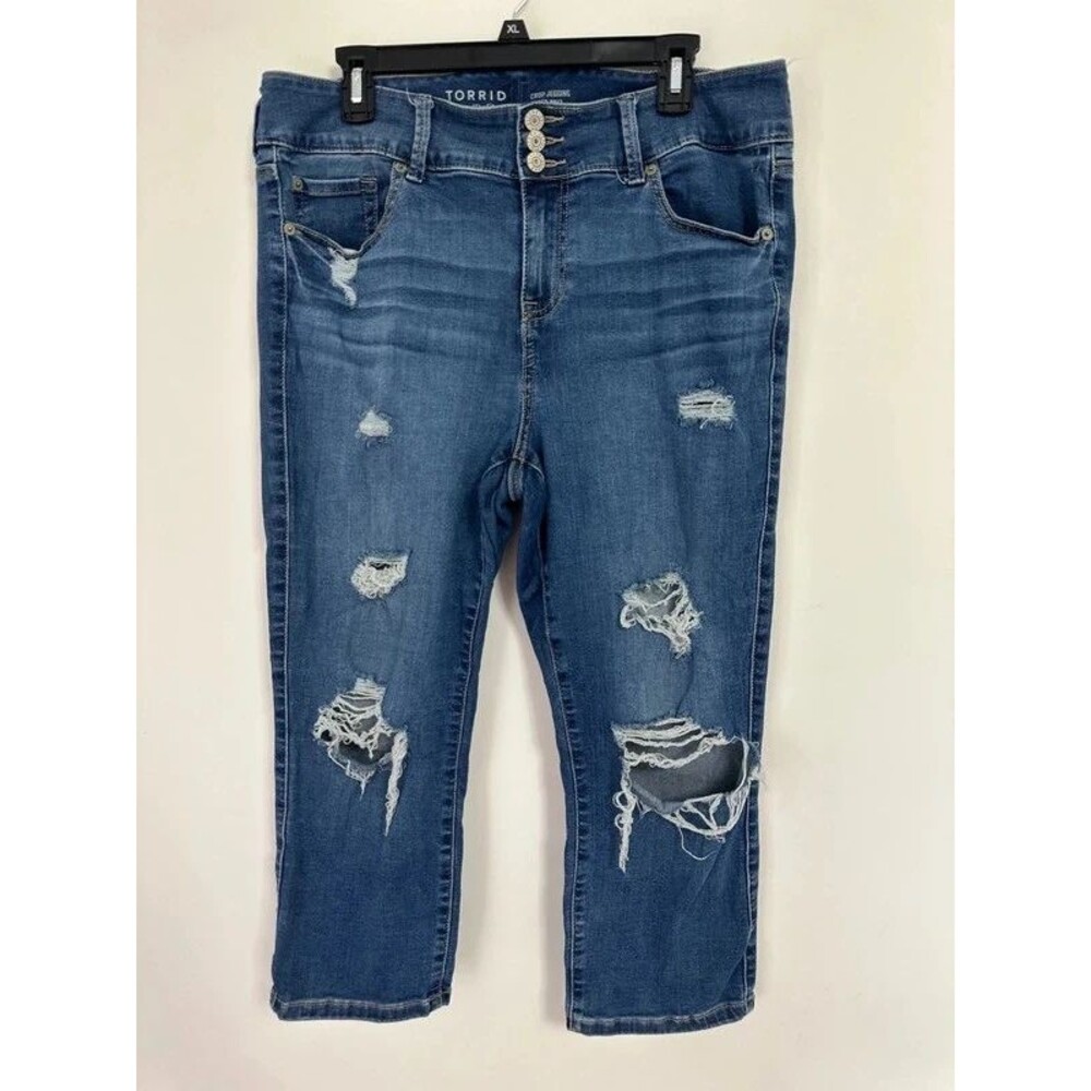 Torrid distressed cropped jogging